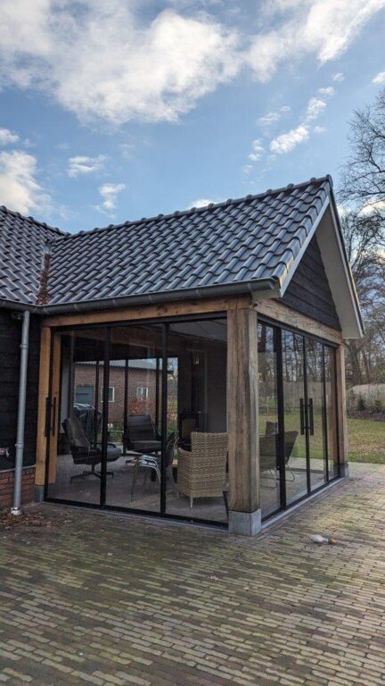 Drijvers_Oisterwijk_exterieur_nieuwbouw_woning_riet_hout_metselwerk_10